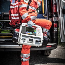 Desfibrilador Rescue Life 9 AED con control de temperatura (SpO2, NIBP y marcapasos )