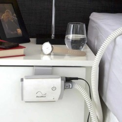 Sistema de anclaje para AutoCPAP ResMed mesita Sistema de anclaje para AutoCPAP ResMed mesita